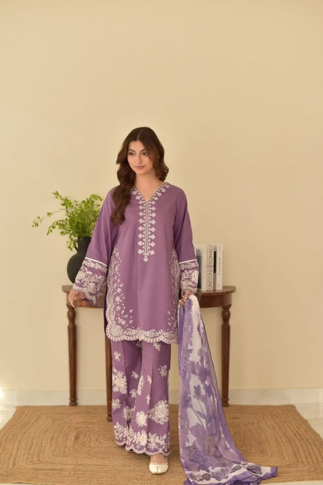 3 Pcs Women's Stitched Cotton Lawn Embroidered Suit