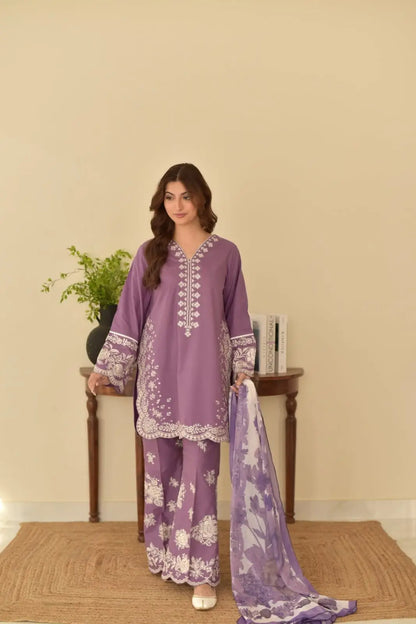 3 Pcs Women's Stitched Cotton Lawn Embroidered Suit